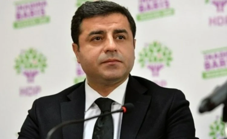 Avukatları duyurdu: Selahattin Demirtaş’a cezaevinde “onur kırıcı” dayatma