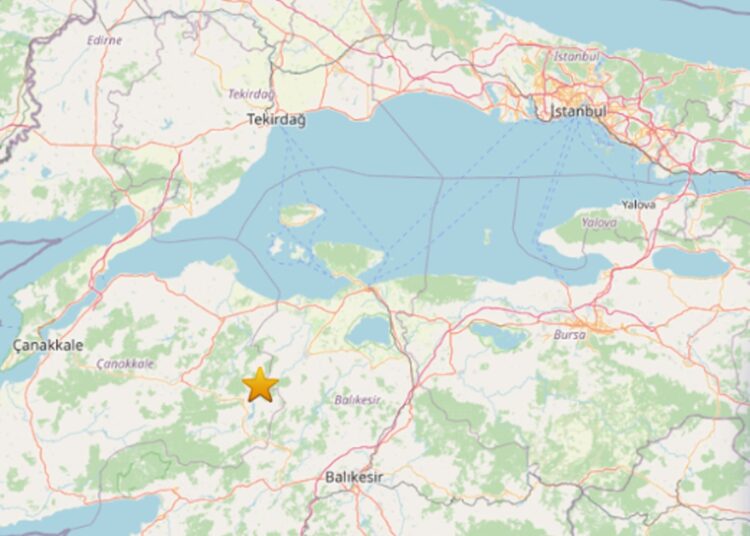 Çanakkale 4,9’la sallandı, İstanbul korktu: 1 ölü 1 Çanakkale 4,9’la sallandı, İstanbul korktu: 1 ölü