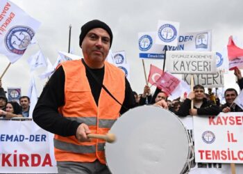 AK Parti Genel Sekreteri: Emeklilerle ilgili çalışmalarımız var