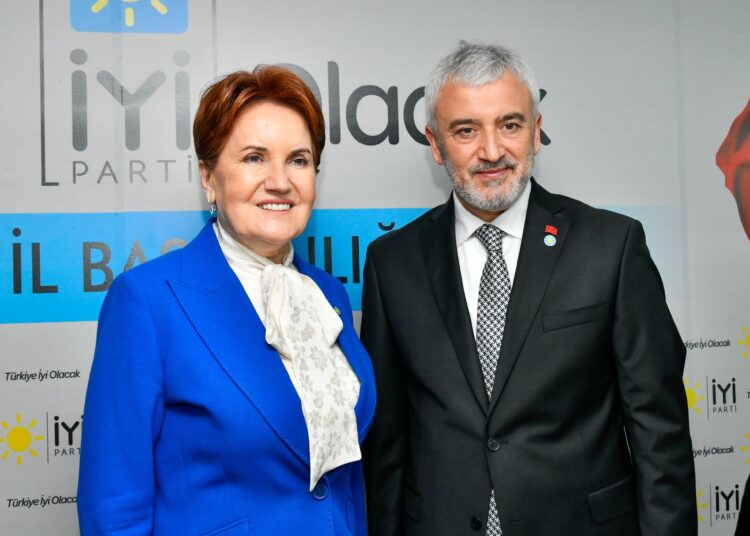 AK Parti kalesini İYİ Parti'ye kaptırıyor: 3 puan fark 1 AK Parti kalesini İYİ Parti’ye kaptırıyor: 3 puan fark