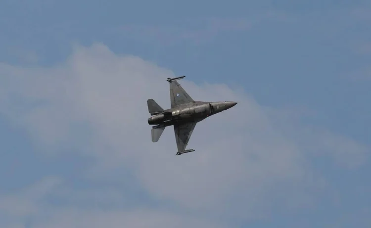 Yunanistan’a ait F-16 uçağı, Ege Denizi’nde düştü