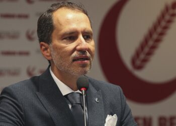 Fatih Erbakan: ‘Yeniden Refah Partisi’ne oy verirseniz CHP gelir’ demek şantajın dik alasıdır