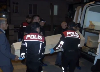 Bir kadın cinayeti de İstanbul’da! Çocuklarının yanında eşini öldürdü