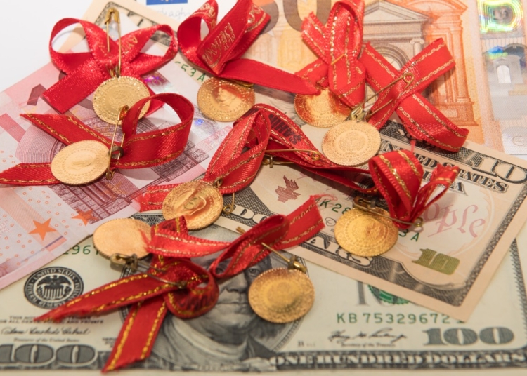 Kredi ile döviz ve altın alımı yapanlar dikkat: Bankalardan 'yaptırım' adımı 1 Kredi ile döviz ve altın alımı yapanlar dikkat: Bankalardan ‘yaptırım’ adımı