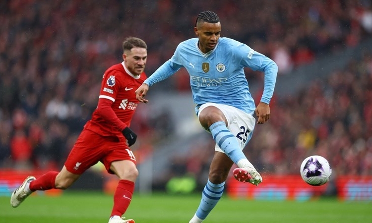 Liverpool ve Manchester City maçında kazanan Arsenal oldu 1 Liverpool ve Manchester City maçında kazanan Arsenal oldu