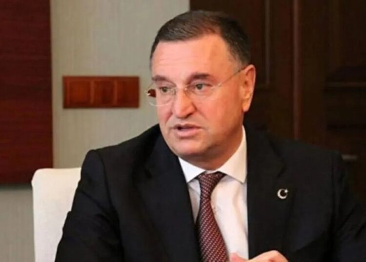 Lütfü Savaş, kurultay davası kararını istinafa taşıyacak 1 Hatay’da bir aday, Lütfü Savaş’a destek verdiğini açıklayarak çekildi