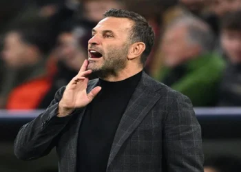 Galatasaray Teknik Direktörü Okan Buruk’tan Fenerbahçe’ye dostluk mesajı