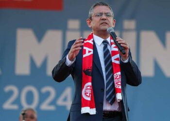 Özgür Özel: “11 büyükşehre 4 ekleyebiliriz”