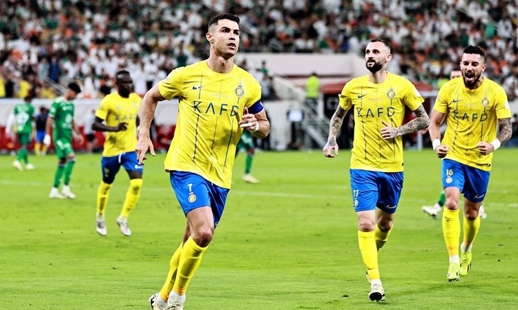 Cristiano Ronaldo'nun yeni arabasının fiyatı dudak uçuklattı! 1 Cristiano Ronaldo’nun yeni arabasının fiyatı dudak uçuklattı!