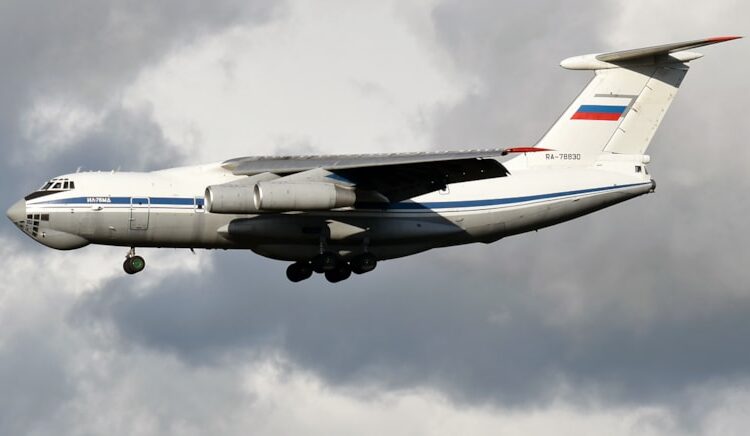 Rus ordusunun uçağı düştü: Çok sayıda ölü var 1 Rus ordusunun uçağı düştü: Çok sayıda ölü var