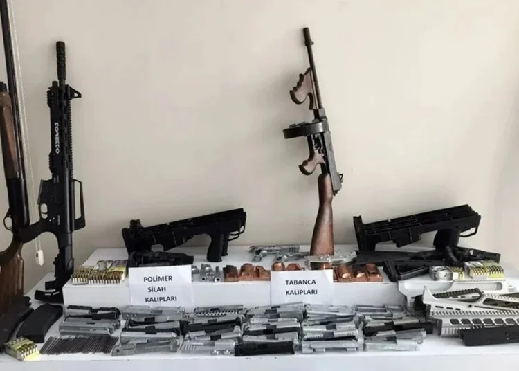 Ruhsatsız silah operasyonu! Ülke sanki savaşta…