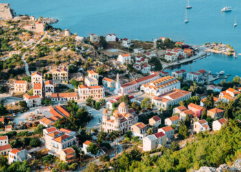 Yunan adalarına kapıda vize uygulaması Nisan’a kaldı