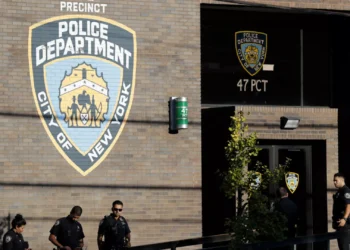 ABD’de başörtüsü zorla çıkarılan kadınlara 17,5 milyon dolar ödenecek