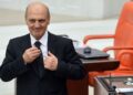 Erdoğan Bayraktar’dan imalı paylaşım: Nafile uğraşma 13 “Yürü ya kulum” izni alan Erdoğan Bayraktar, 10 yılda servetine servet kattı
