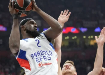 Euroleague’de Anadolu Efes ve Fenerbahçe’nin rakipleri belli oldu