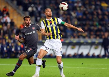 Fenerbahçe, VavaCars Fatih Karagümrük deplasmanına 8 eksikle çıkıyor!