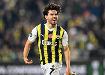 Premier Lig devi, Olympiakos maçında Ferdi Kadıoğlu’nu tribünden izleyecek!