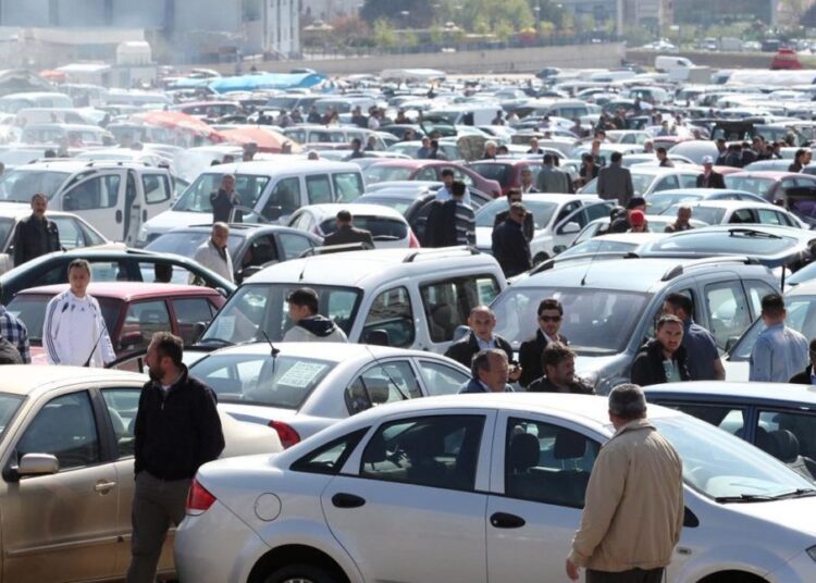 İkinci el otomobil raporu açıklandı: En çok hangi modellerin fiyatları düştü? 1 İkinci el otomobil raporu açıklandı: En çok hangi modellerin fiyatları düştü?