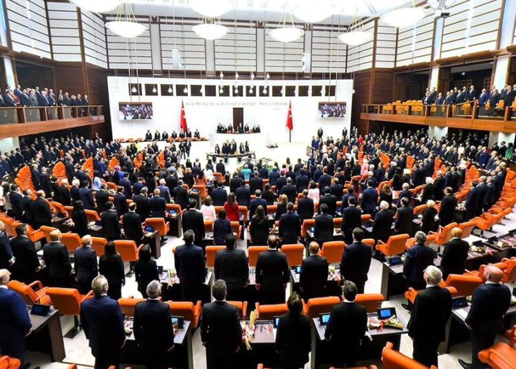 Belediye başkanı seçilen milletvekilleri ayrılınca TBMM’de aritmetik değişti