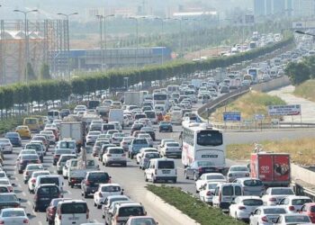 Tatilin ilk gününde 651 trafik kazası yaşandı, 9 kişi hayatını kaybetti