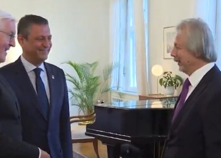 Almanya Cumhurbaşkanı Steinmeier'den Özgür Özel'in Almancasına övgü 1 Almanya Cumhurbaşkanı Steinmeier’den Özgür Özel’in Almancasına övgü