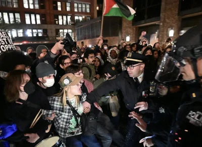 Gazze’de yaşananları protesto eden ABD üniversitelerinde dersler iptal, yüzlerce gözaltı 2 Gazze’de yaşananları protesto eden ABD üniversitelerinde dersler iptal, yüzlerce gözaltı