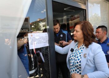 CHP’li Afyon Belediye Başkanı Burcu Köksal sığınmacılara ait iş yerlerini kapattı