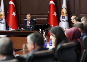 AK Parti, yenilginin sebeplerini sorguluyor: Emekliler, Yeniden Refah, aday tercihi… 1 AK Parti, yenilginin sebeplerini sorguluyor: Emekliler, Yeniden Refah, aday tercihi…