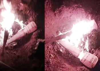 Borcunu ödemeden intihar ederek ölen arkadaşının mezarını yaktı
