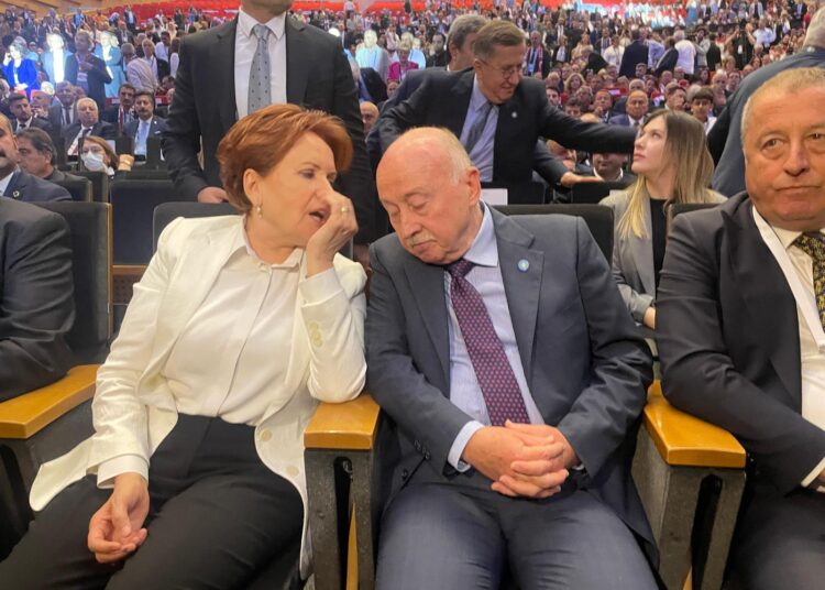 Akşener: Emaneti devrediyorum 1 Akşener: Emaneti devrediyorum