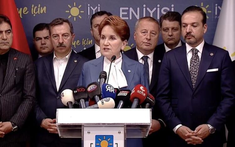 Akşener istifa çağrılarını yanıtsız bıraktı, İYİ Parti kongreye gidiyor 1 Akşener istifa çağrılarını yanıtsız bıraktı, İYİ Parti kongreye gidiyor