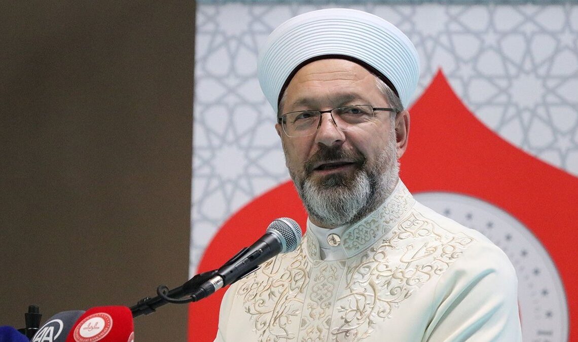 Erenköy cemaatinin “çürüme” bildirisine Ali Erbaş destek verdi 1 Diyanet’ten Ali Erbaş’ın Audi A8 aracı için ‘şehir dışı program’ savunması