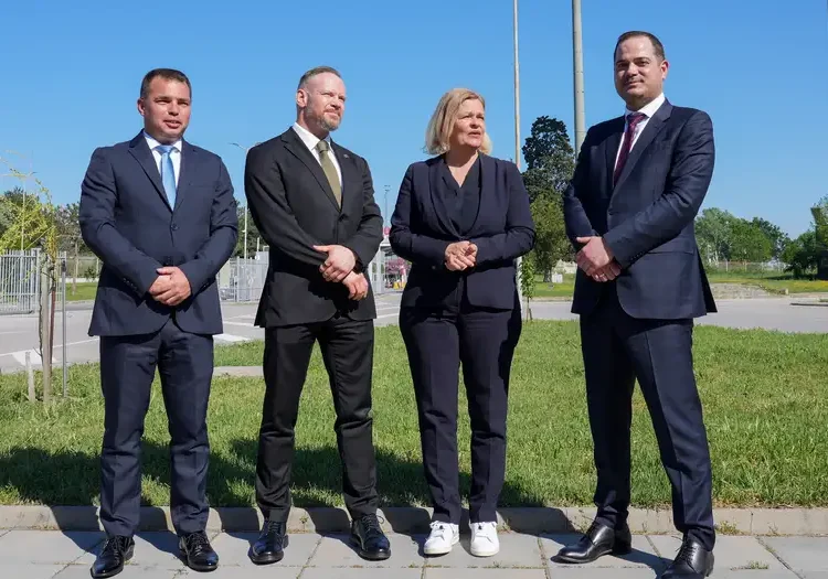 Alman Bakan Bulgaristan-Türkiye sınırına ziyaret etti, mülteci olayları hakkında bilgi aldı