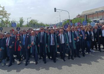 Avukatların’Büyük Savunma Mitingi’ başladı