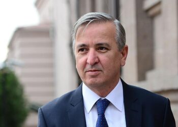 Aydın Ünal: AK Parti’yi kemoterapi değil, zararlı hücrelerin kesilip atılması eski sağlığına kavuşturacak