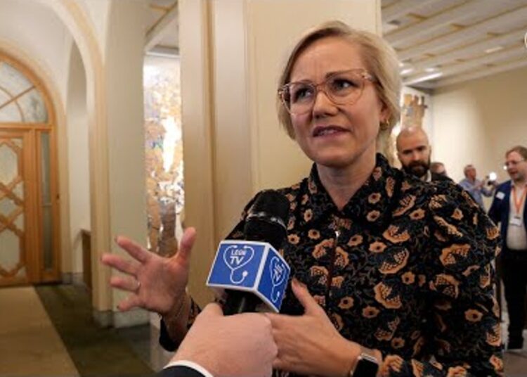 İntihalle suçlanan Norveç Sağlık Bakanı istifa etti