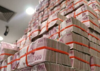 İlk çeyrekte 1,3 trilyon lira vergi toplandı, bütçe yine de 513 milyar açık verdi