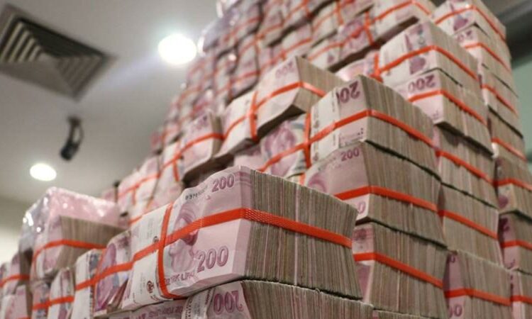 İlk çeyrekte 1,3 trilyon lira vergi toplandı, bütçe yine de 513 milyar açık verdi