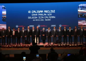 Beş yıl sonra toplanacak Çalışma Meclisi, maaş, ücret ve mesaileri görüşecek