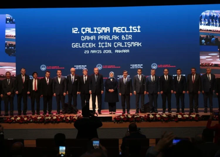 Beş yıl sonra toplanacak Çalışma Meclisi, maaş, ücret ve mesaileri görüşecek 1 Beş yıl sonra toplanacak Çalışma Meclisi, maaş, ücret ve mesaileri görüşecek