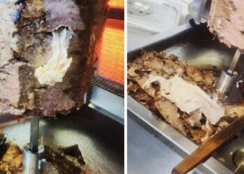 Ünlü döner zincirinde skandal görüntüler: İçinden çıkanlar şoke etti... 3 Ünlü döner zincirinde skandal görüntüler: İçinden çıkanlar şoke etti…