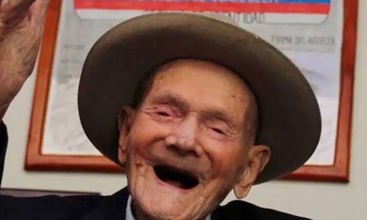 Dünyanın en yaşlı erkeği 114 yaşında hayatını kaybetti 1 Dünyanın en yaşlı erkeği 114 yaşında hayatını kaybetti