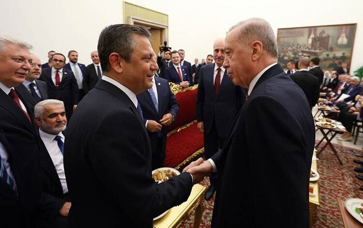 Özel - Erdoğan görüşmesi: AYM ve AİHM kararlarına ve anayasaya uyulmasını isteyecek 1 Özel – Erdoğan görüşmesi: AYM ve AİHM kararlarına ve anayasaya uyulmasını isteyecek