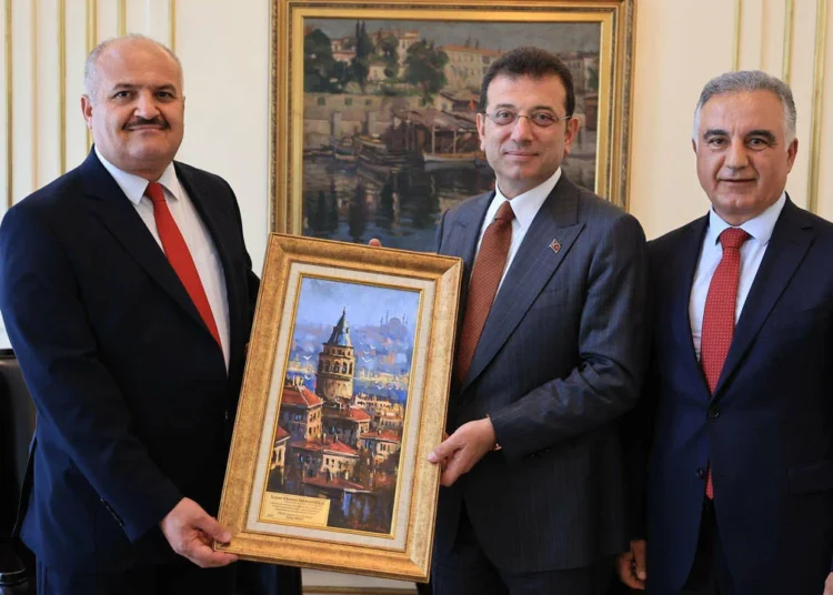 Seçim öncesi ‘Taksimetreleri kurun, geliyor Murat Kurum’ diyen Eyüp Aksu’dan İmamoğlu’na ‘tebrik’ ziyareti 1 Seçim öncesi ‘Taksimetreleri kurun, geliyor Murat Kurum’ diyen Eyüp Aksu’dan İmamoğlu’na ‘tebrik’ ziyareti