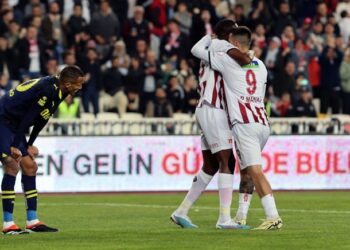 Fenerbahçe Sivas’ta ağır yara aldı! Şampiyonluk zora girdi