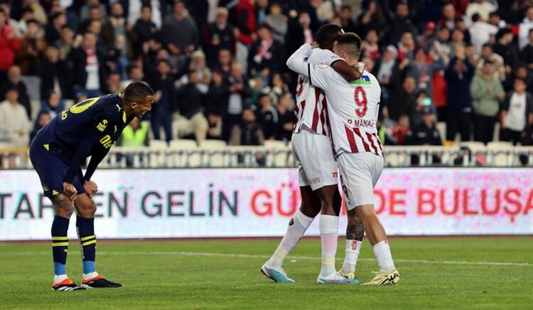 Fenerbahçe Sivas’ta ağır yara aldı! Şampiyonluk zora girdi