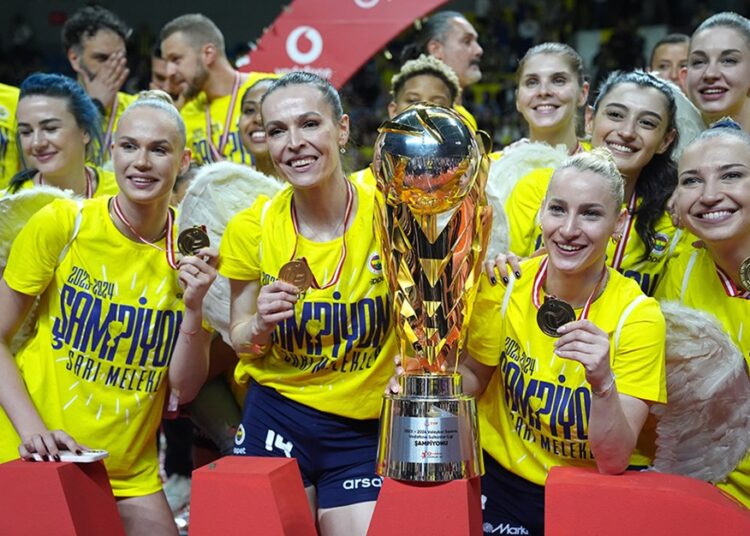 Sultanlar Ligi'nin şampiyonu Fenerbahçe 1 Sultanlar Ligi’nin şampiyonu Fenerbahçe