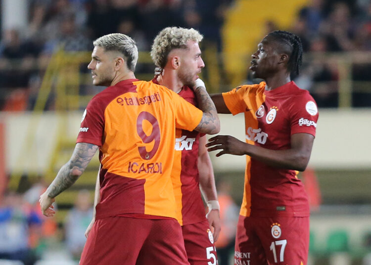 Galatasaray, 4 golle yeniden lider 1 Galatasaray, 4 golle yeniden lider
