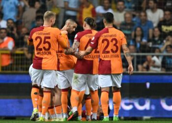 Galatasaray, Adana’da üç puanı üç golle aldı
