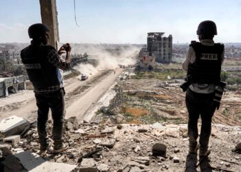 Gazze savaşı: Onbinlerce Filistinliden haber alınamıyor